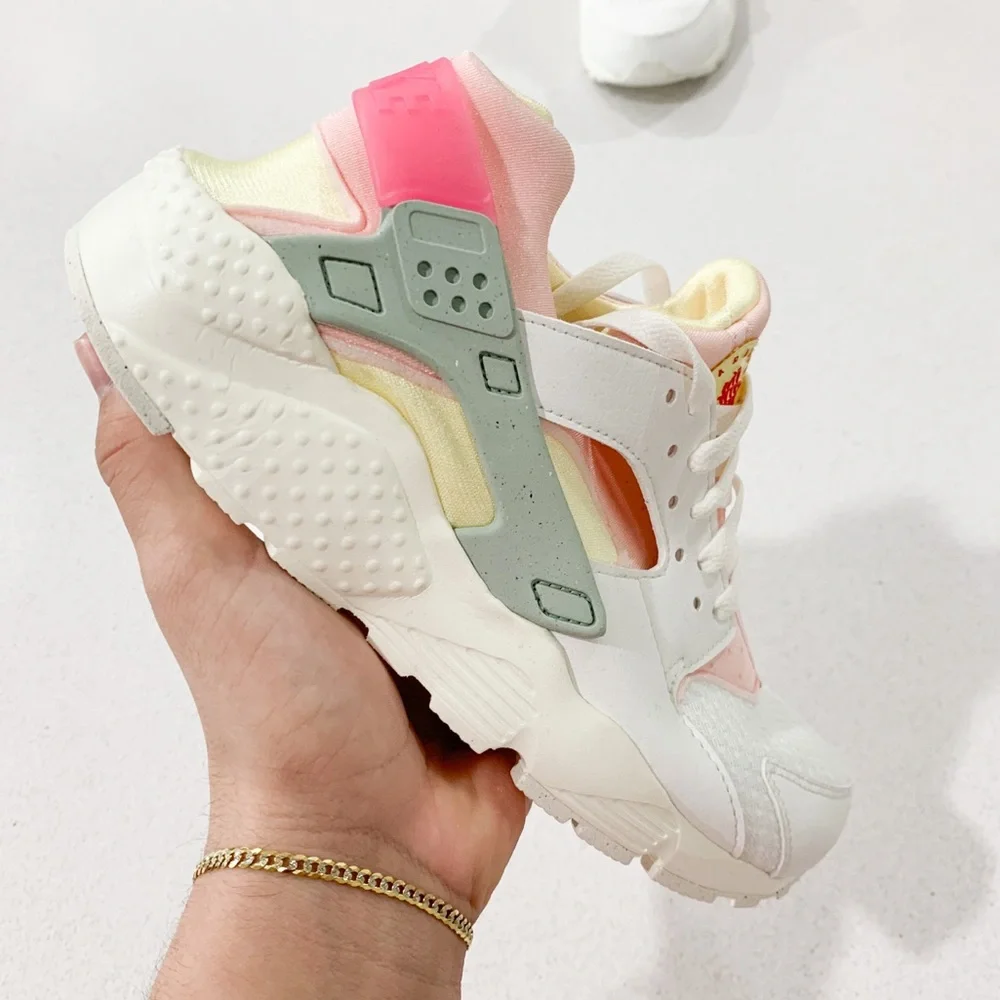 π₯ππ New Nike Huarache Cream Pink Sneakers - Picture 1 of 3